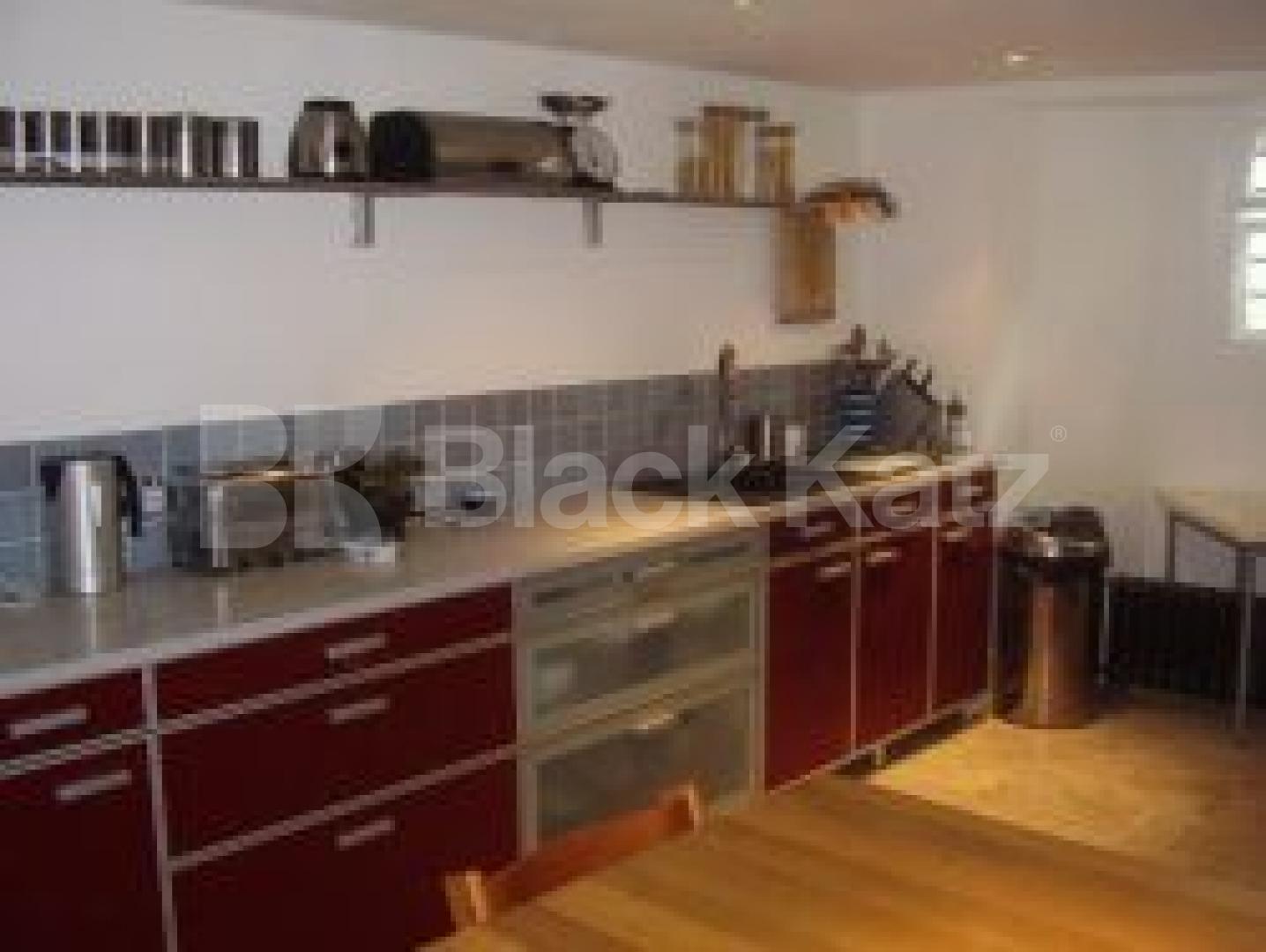 			MUST SEE!, 4 Bedroom, 1 bath, 1 reception House			 Bardolph Road, Tufnell park